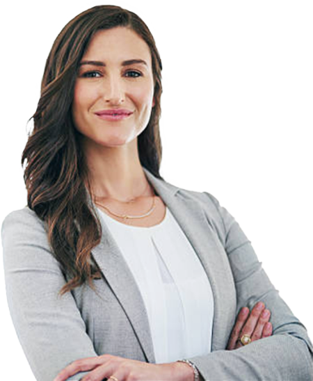 mujer sonriendo brazos cruzados