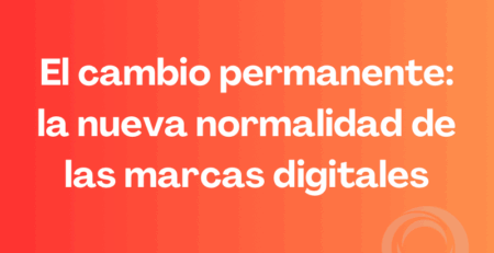 Estrategias marcas digitales - equipo de marketing analizando datos en presentación, concepto de cambio permanente